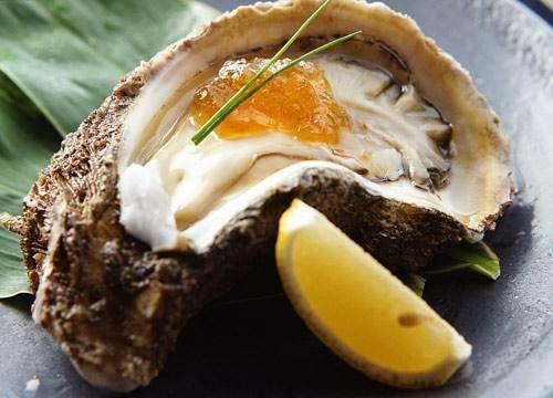 网红盐焗生蚝作品介绍,秘制烹饪，鲜美滋味一网打尽