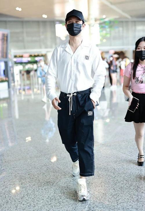 男明星衬衫街拍,男明星衬衫街拍时尚解析